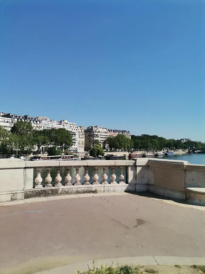 Toureifelchampselysee Paris