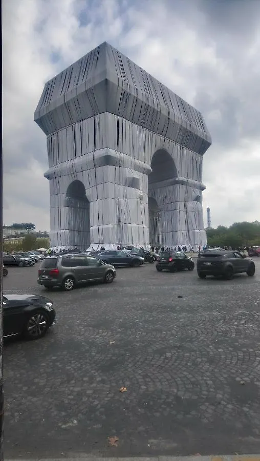 Toureifelchampselysee Paris 0*,